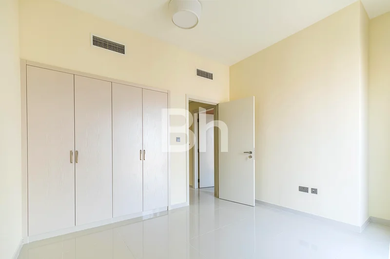 Single Row | Desert View | Vacant64002890565506114