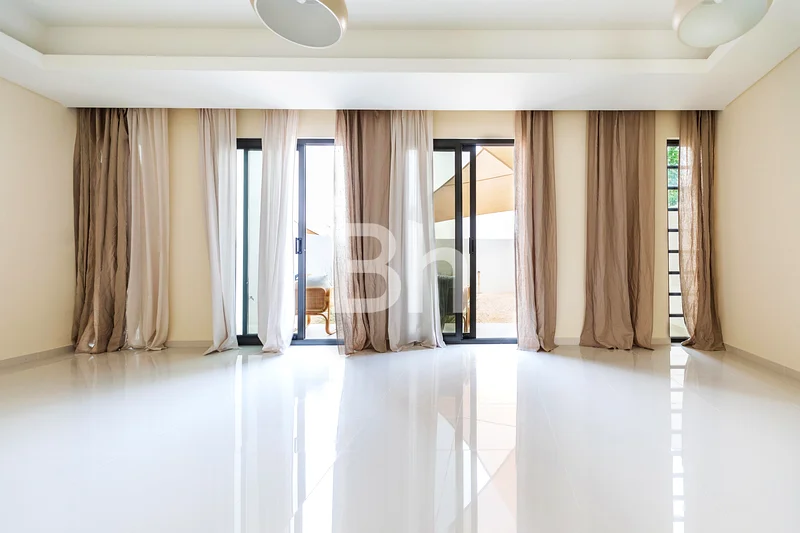 Single Row | Desert View | Vacant64002890565506112