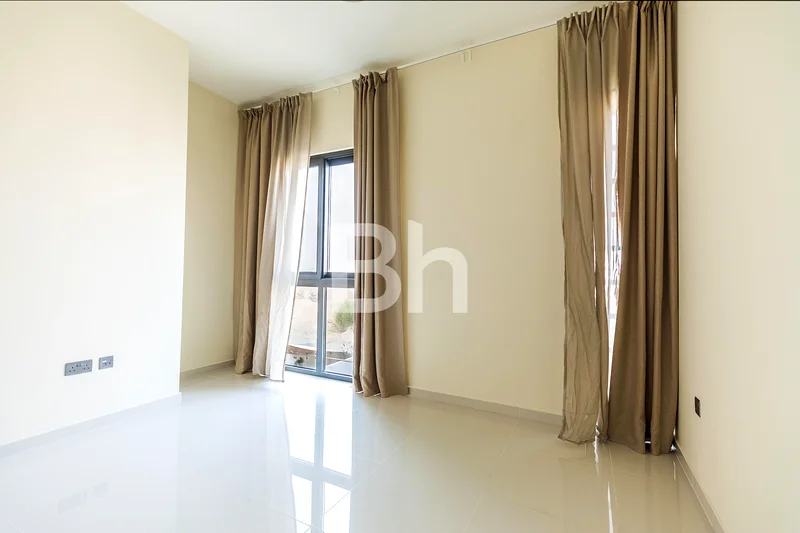 Single Row | Desert View | Vacant64002890565506113