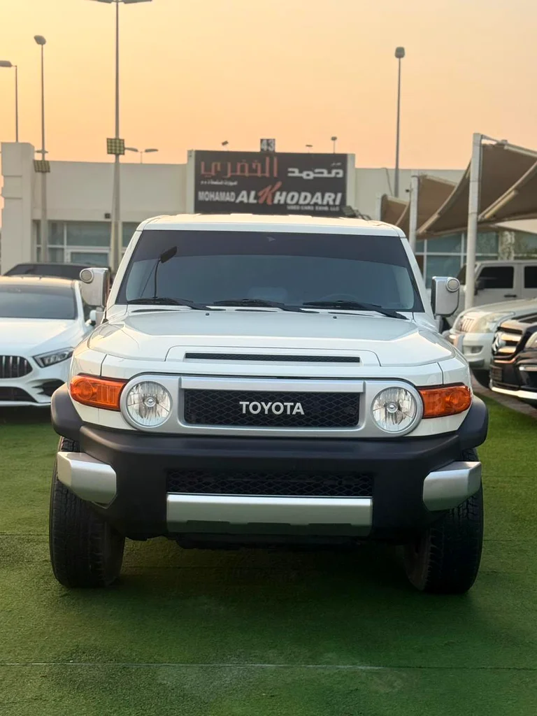 (2023) TOYOTA FJ //GCC//FULL OPTION//LOW MILLAGE//EXCELLENT CONDITION//63700380424835114