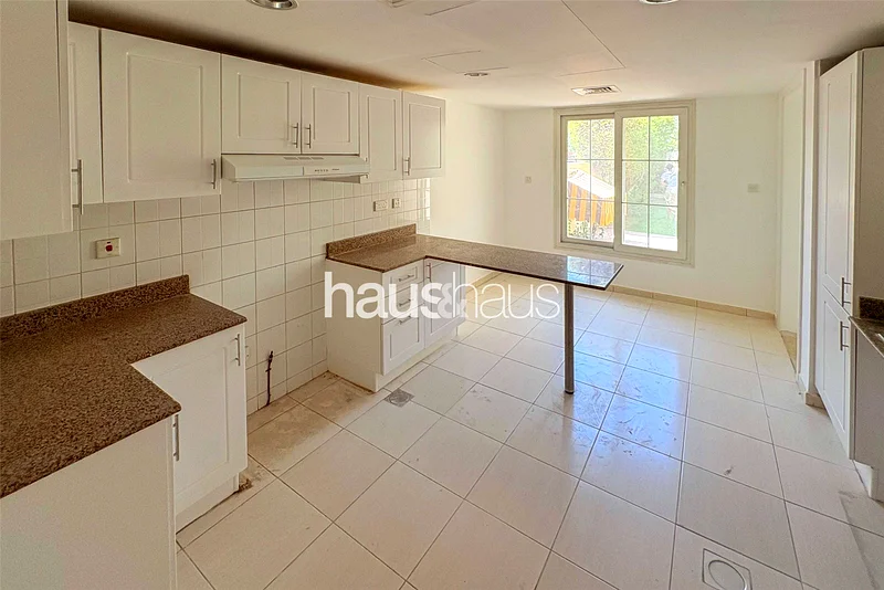 Lake Views | Large Plot | Close to Pool and Park63729126071553114