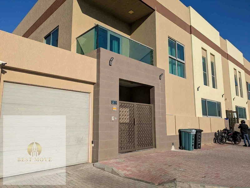 الطابق الأرضي + طابق ميزانين || موقع متميز || 7 غرف نوم63743312346369111