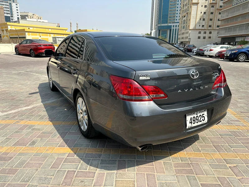 تويوتا أفالون 200863699048938754113