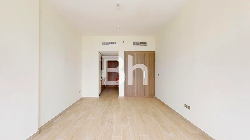 Large Layout | Bright Interior | Community View63803213052545112