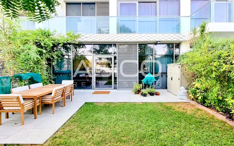 Podium Townhouse | Fully Upgraded | Prime Location63972218170883110