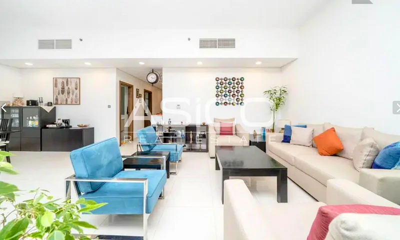 Podium Townhouse | Fully Upgraded | Prime Location63972218170883111