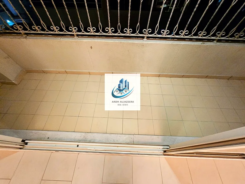 نادي صحي من فئة الخمس نجوم وبناء بدون مبرد 2BHK بسعر 58K مع شرفة وخزائن مقابل مركز الصحراء، النهدة، الشارقة، اتصل بأمير63707049967233113