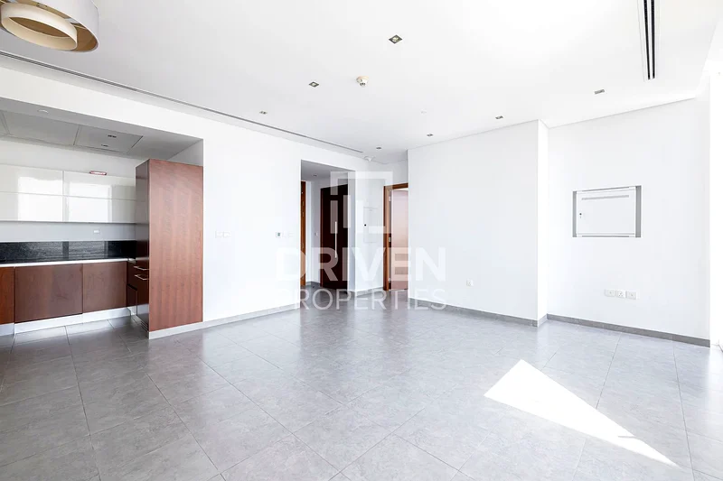 On high-floor Apt | Vacant | High Floor63745179800707112