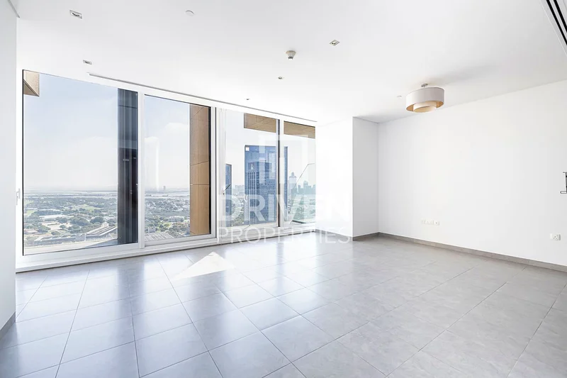On high-floor Apt | Vacant | High Floor63745179800707110