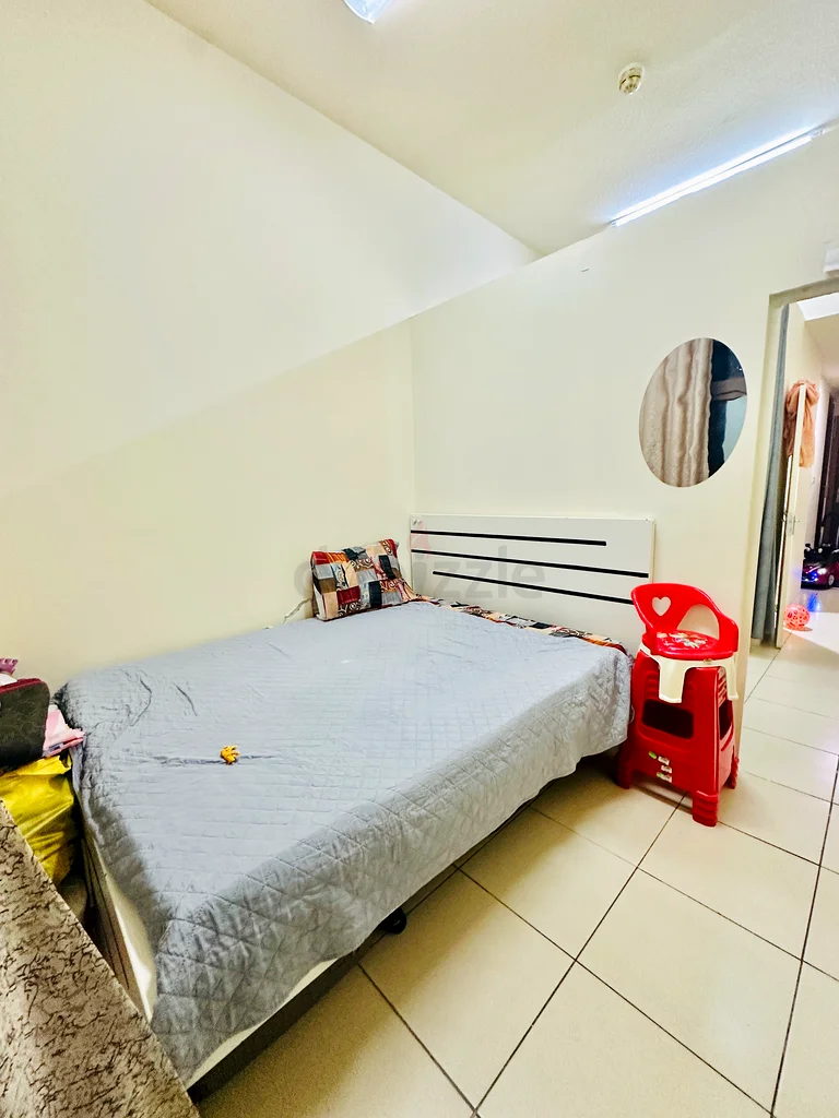 No Commission || Studio Very clean like New only for Family63829426711297114
