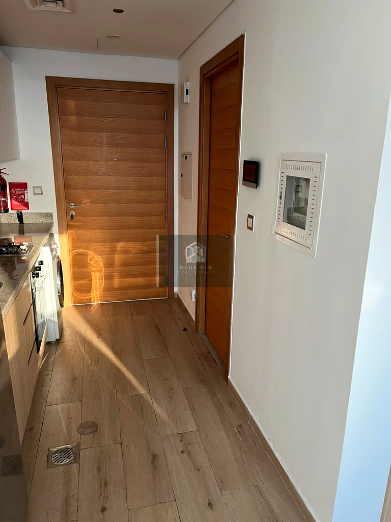 Elegant Studio with Balcony | Walk to Metro | Vacant63726017172610114