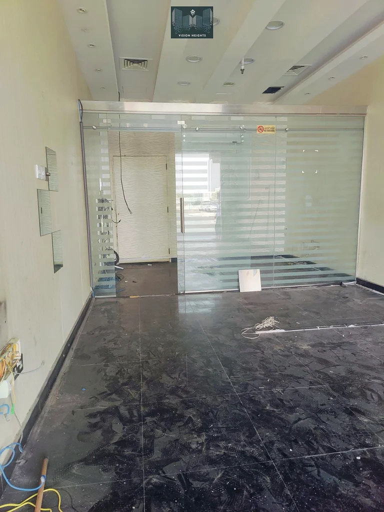 محل تجاري / متجر بمساحة 350 قدم مربع للإيجار في أبو هيل63815336648195112