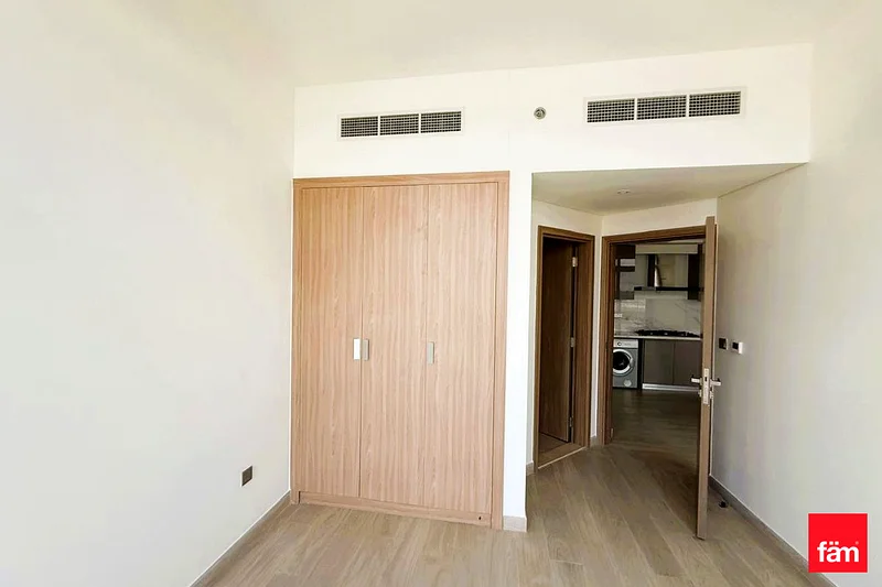 Contemporary style | Ready Brand New | Open view63977417577730113