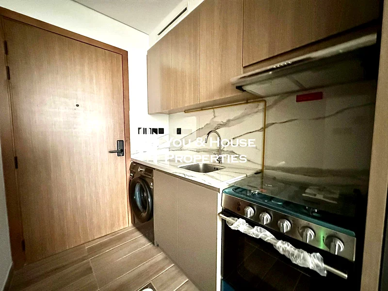 استوديو التصميم الأنيق | معيشة أنيقة | مطبخ مجهز بالكامل63725373161474112