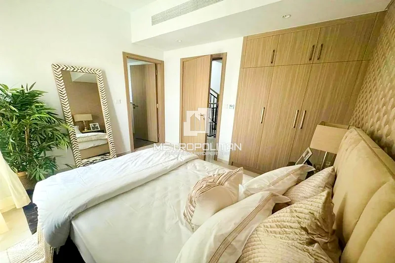 Single Row | Amazing Park View | Prime Location64006119147267114