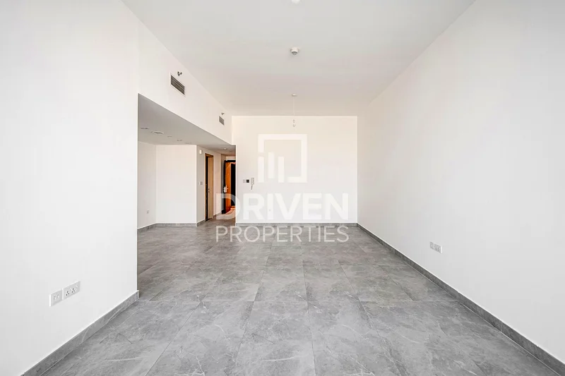 Modern Layout | Vacant Apt with Maids Room63783056963587111