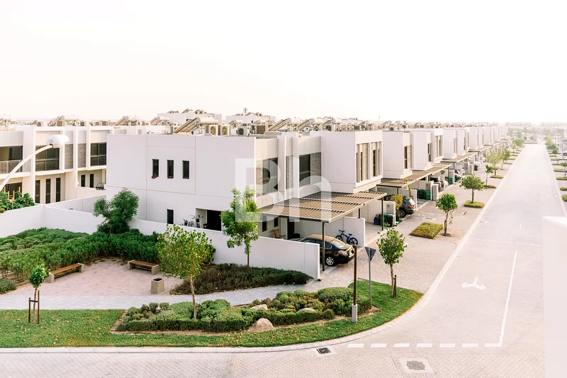 Single Row | Desert View | Vacant64002890565506110
