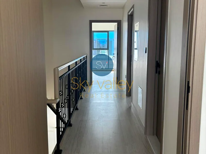 4 Bedroom | Middle Unit | Resale | Back to Back63963135983235112