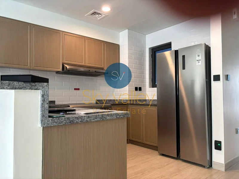4 Bedroom | Middle Unit | Resale | Back to Back63963135983235111
