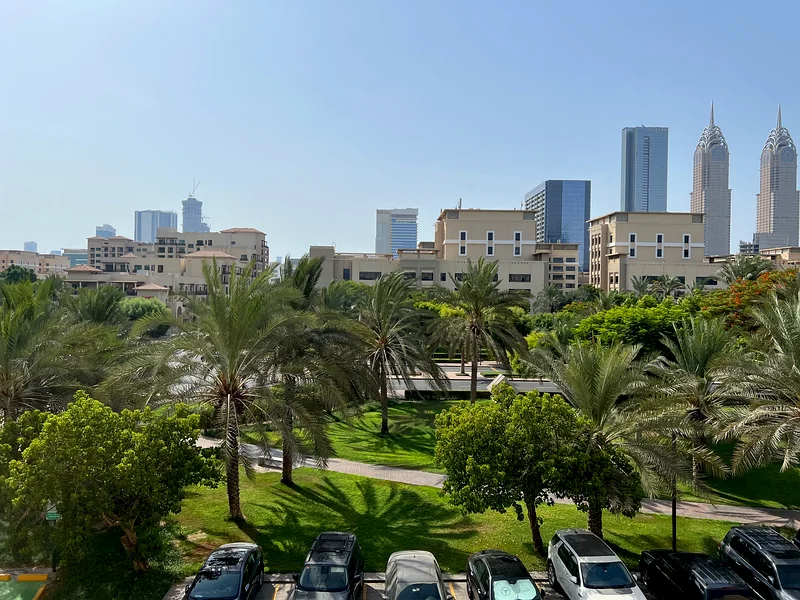 شاغرة | مُحدَّثة | شرفيتان | مؤثثة63918985533569111
