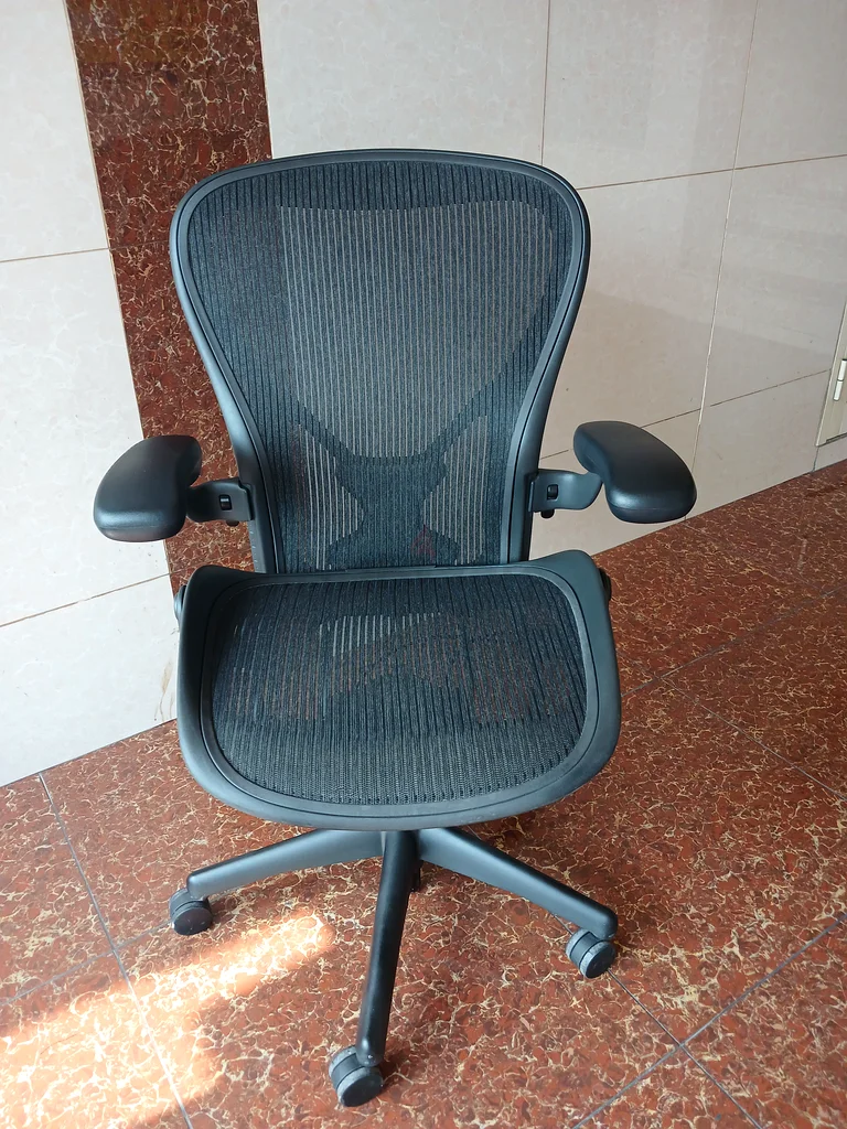 Herman Miller Aeron Chair Size B And C For Sale dubizzle - Main Image