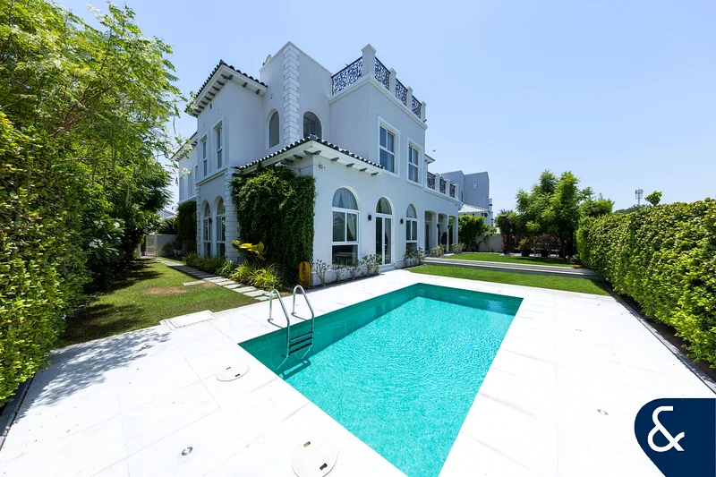 New Listing - Large Plot - Upgraded - Pool63926733962243110