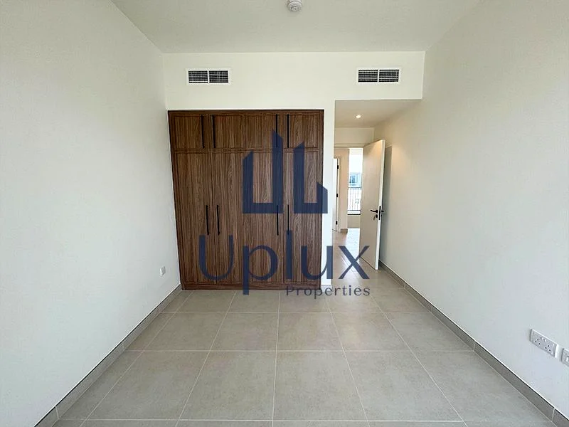 Unfurnished | Spacious Unit | Single Row63737272728961113