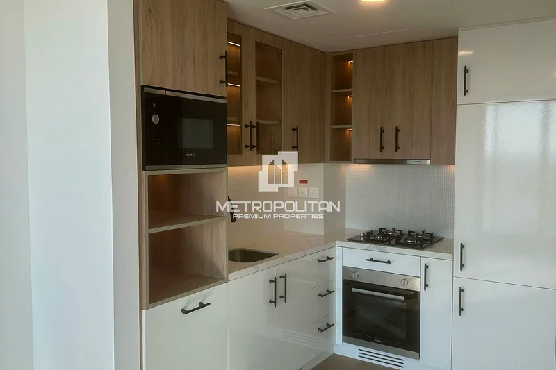 شقة واسعة من غرفة نوم واحدة | طابق متوسط | شاغرة63951549342338112
