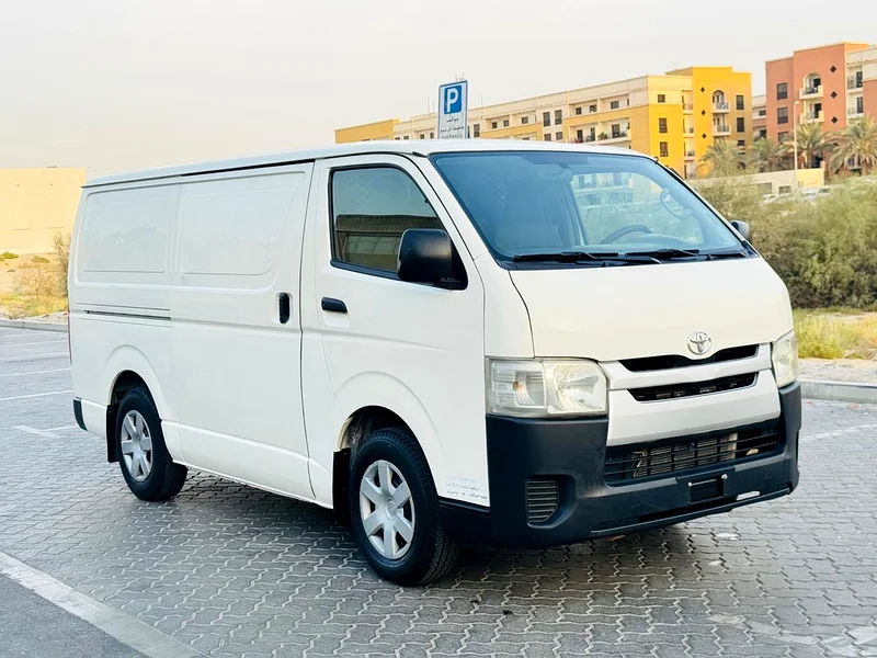 hiace delivery van model 201563699049406979112