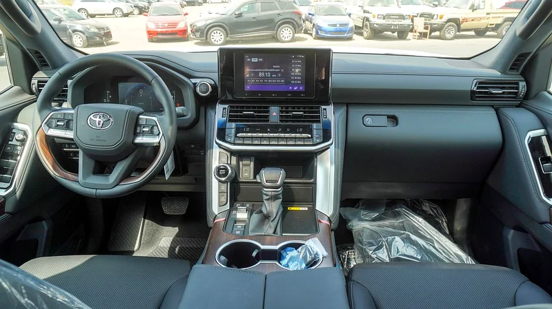 TOYOTA LAND CRUSIER GXR FULL OPTION 4.0L PETROL MODEL 202563699052812163114