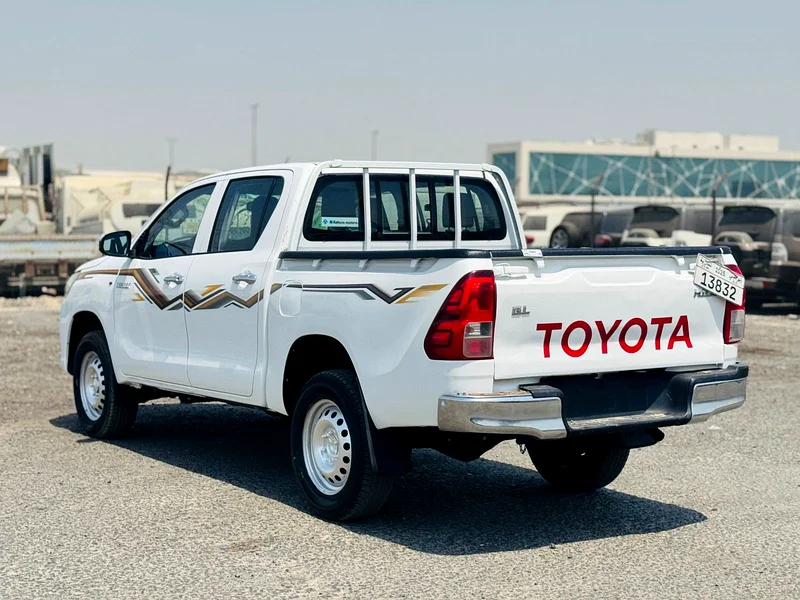 Toyota Hilux // 4 WD DRIVE // GCC SPACE // Model 2019 // Good conditions63699052268673113