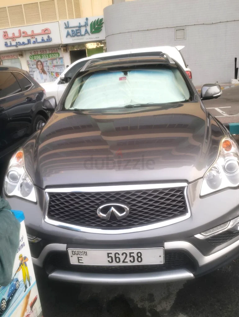 InfintiQx50- women driven- GCC specs- low mileage - Super clean63699030305410110