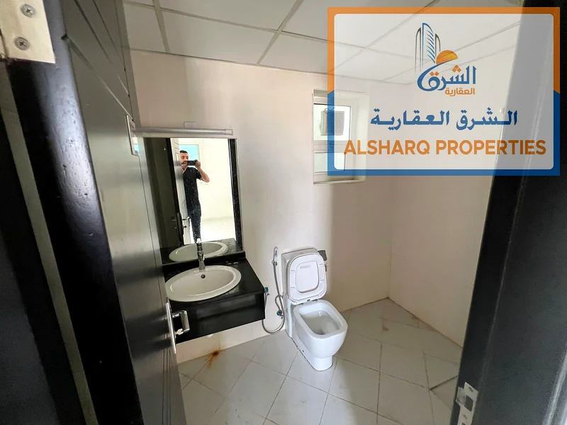 Book now a room and a hall for an annual basis on the Ajman Corniche, second-hand, with parking for the car, at a very good price.63811666112129114