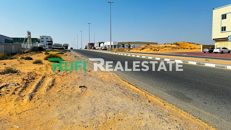 طريق رئيسي يواجه قطعة أرض بعقد إيجار لمدة 99 عامًا لجميع الجنسيات // بيع أرض بمساحة 43,594 قدم مربع في المنطقة الصناعية الحديثة بالإمارات63817912792834113