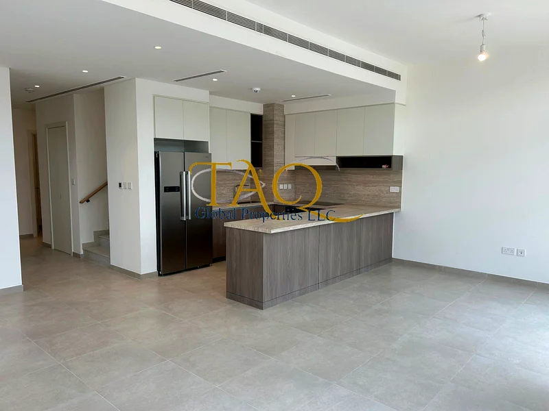 One of the Biggest Plot Corner Single Row ON park 4 bedroom63732955015427113