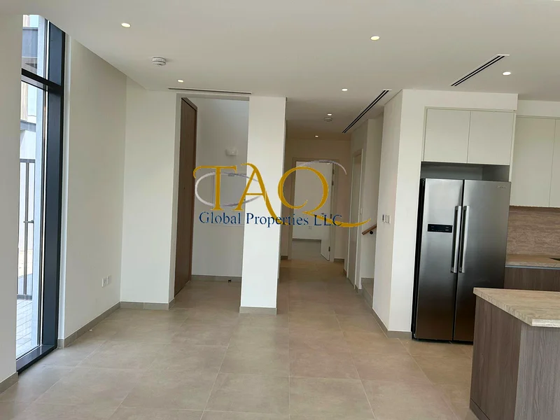 One of the Biggest Plot Corner Single Row ON park 4 bedroom63732955015427114