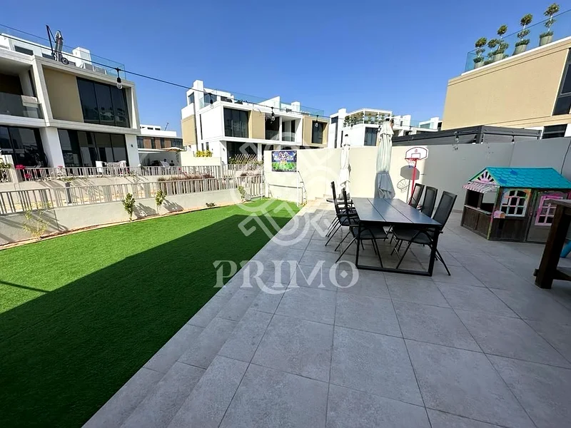 Exclusive | Corner Villa | Vacant | For Sale & Rent63804773626882113