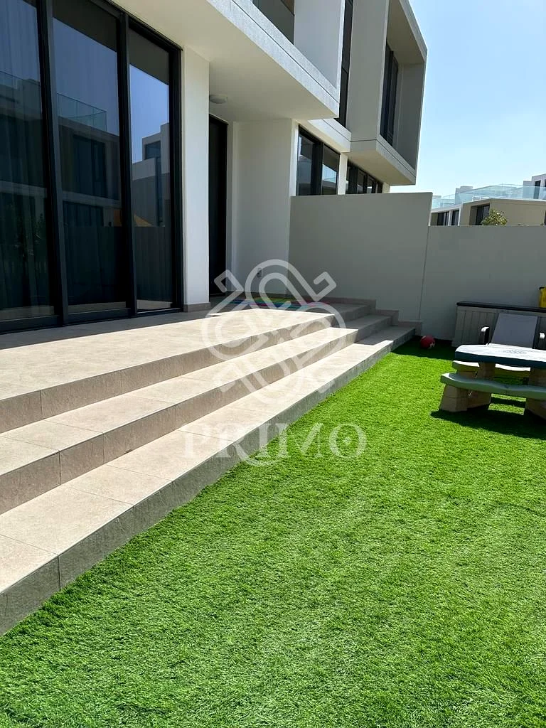 Exclusive | Corner Villa | Vacant | For Sale & Rent63804773626882114