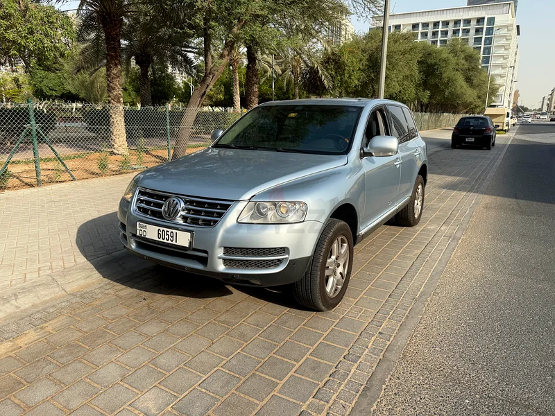 2006 Touareg v6 + Apple CarPlay/Backup Camera (Blue)63699034219138110