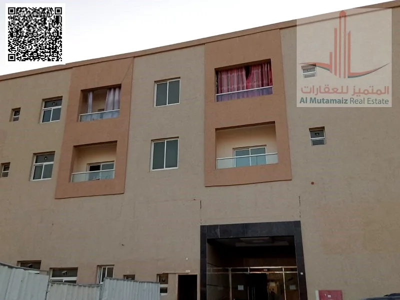 For sale.Commercial residential building small age63868309687937110