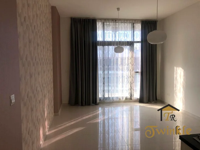 شقة واسعة مكونة من غرفة نوم واحدة | للبيع | موقع مميز63972907303041111