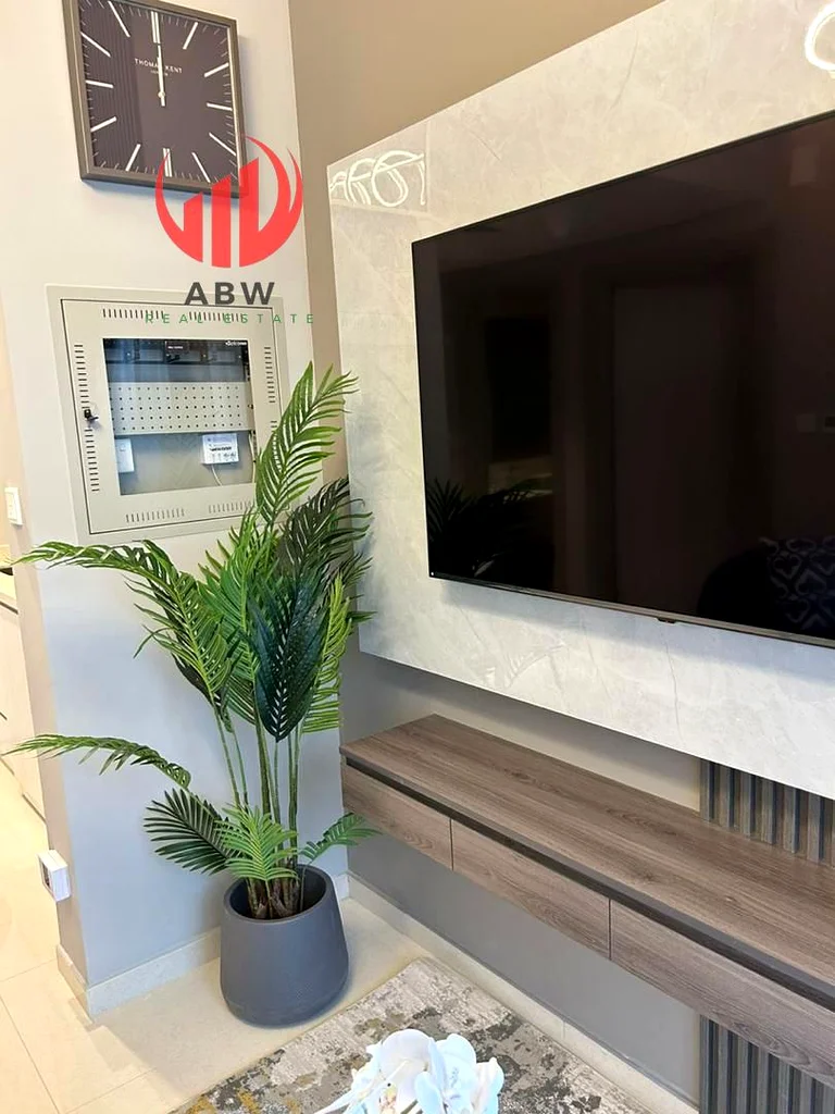 Near Metro | Luxury | Furnished | Great Layout63793189192323113