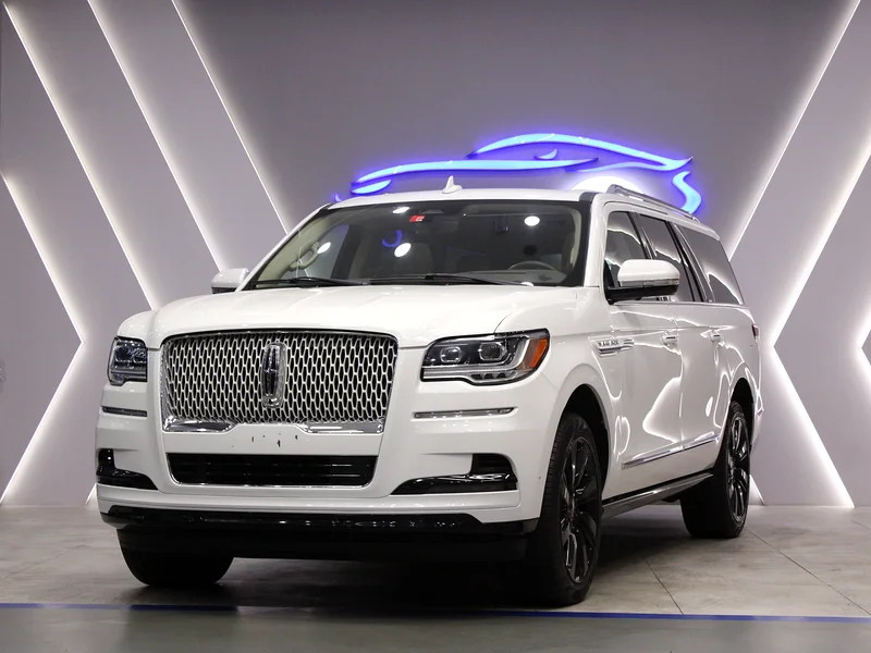 2022 - Lincoln Navigator Presidential Edition63699026442753110
