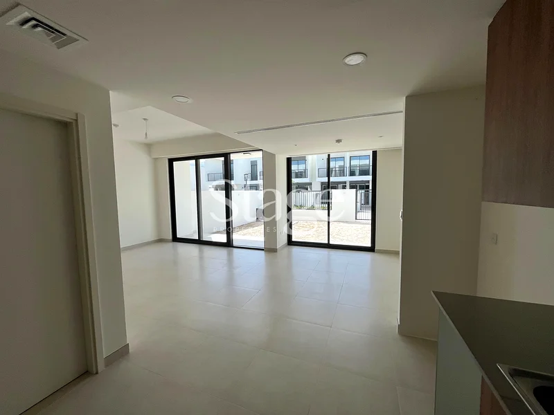 Premium | Close to Amenities | Ready to move63737448136066111