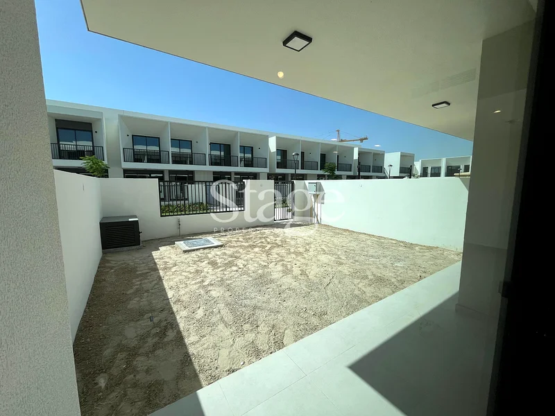Premium | Close to Amenities | Ready to move63737448136066110