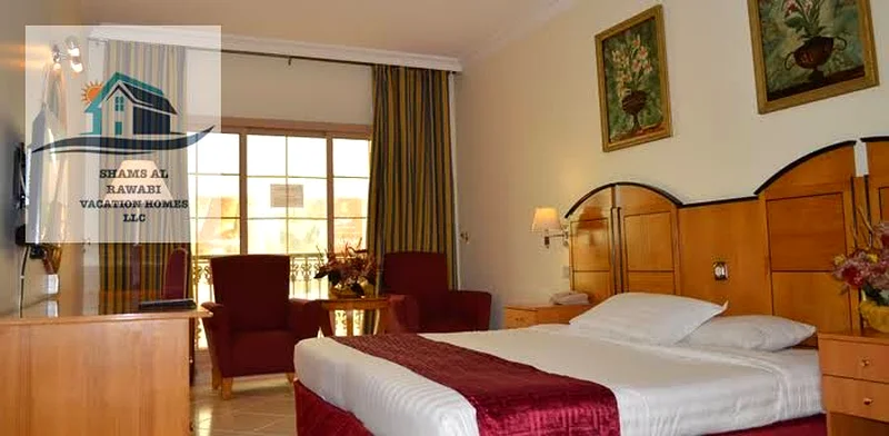 Early Winter ! Fully Furnished ! With Kitchen !  Daily Cleaning ! Near Metro !!63817592304258110