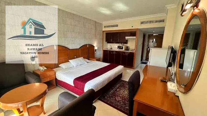 Early Winter ! Fully Furnished ! With Kitchen !  Daily Cleaning ! Near Metro !!63817592304258112