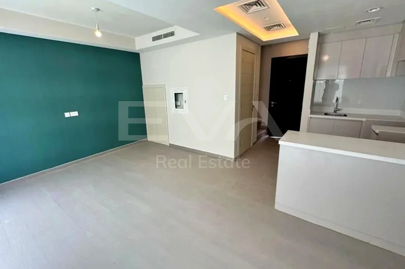Mid Unit | Unfurnished | Community View63741340698113111