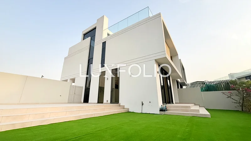 Corner Plot | Vacant | Spacious63804773702786110