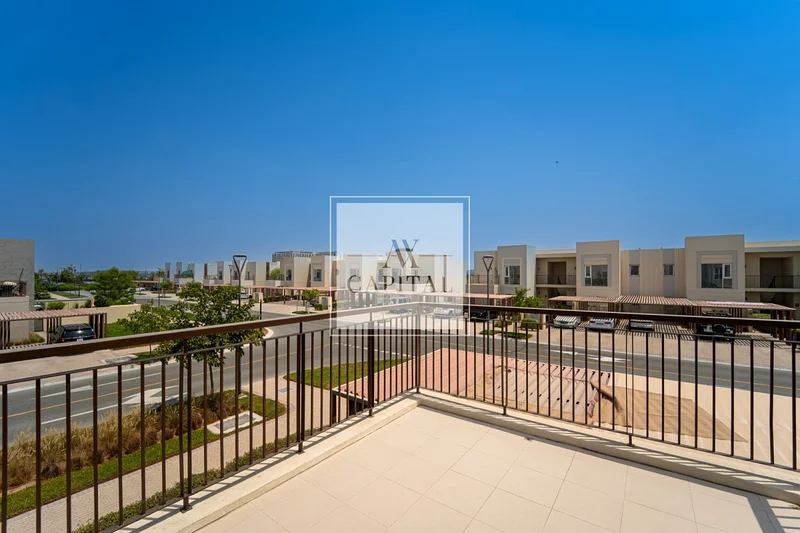 Single Row | Vacant Now | Corner Unit63806288100226110